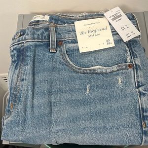 Abercrombie The Boyfriend Mid Rise Distressed 33S